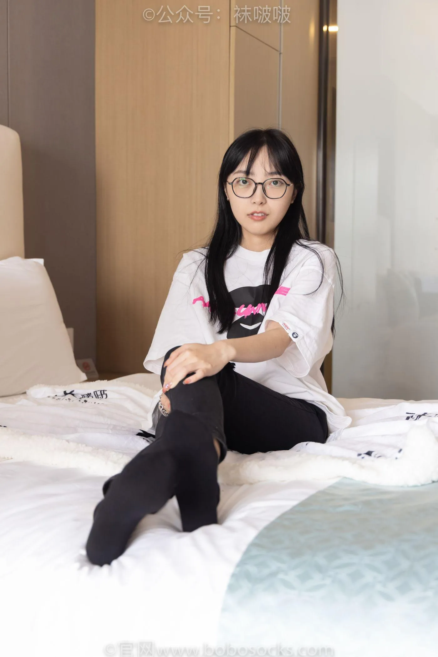 [BoBoSocks袜啵啵]NO.055 稚予-斯凯奇运动鞋、白棉袜、黑棉袜 [139P]插图6